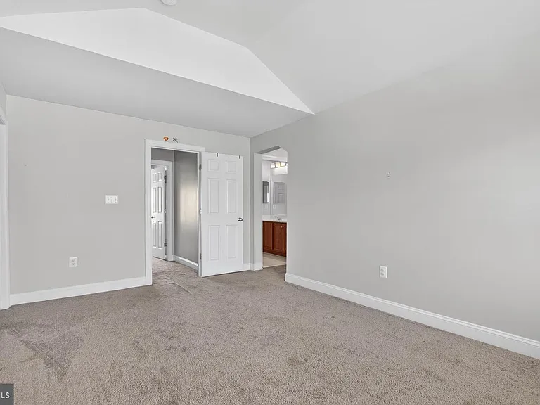 7897 Carbondale Way — Photo 32