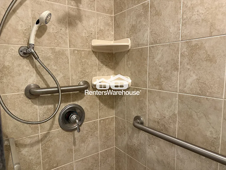 223 Deep Dale Dr — Photo 14