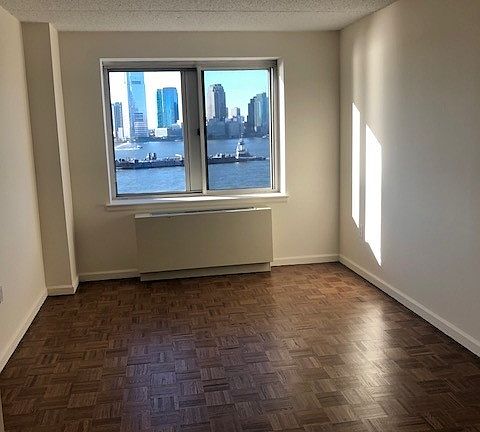 4th image of 50 Battery Pl APT 7X