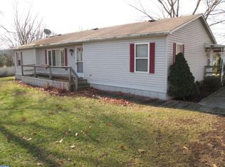 203 Green Hill Dr, Green Lane, PA 18054