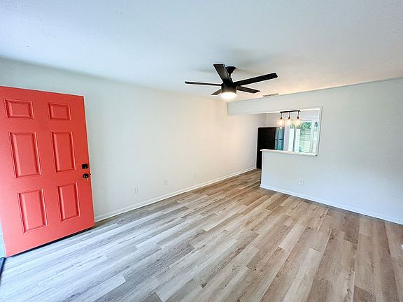 2nd image of 414 SE 8th St APT E