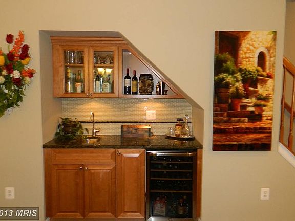5th image of 43276 Waverly Ct