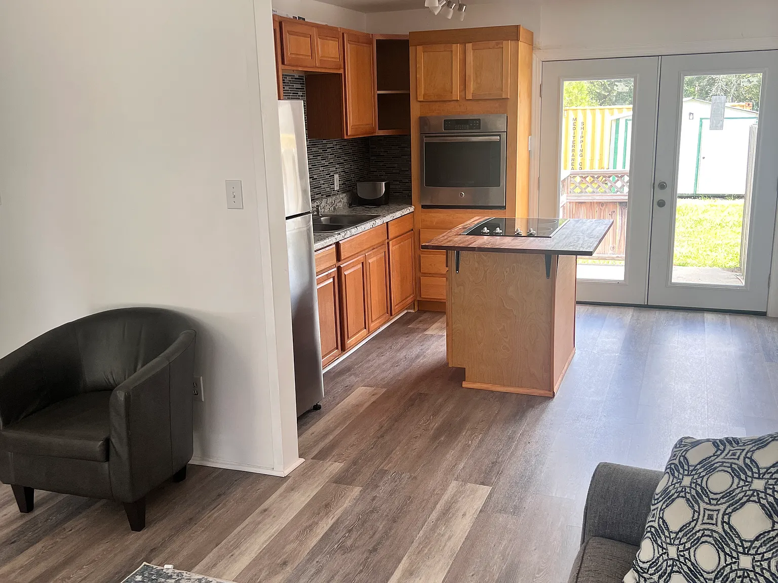 2 bed, 750 sqft, $1,200 — Photo 2