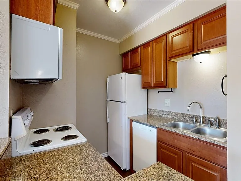 904 University Oaks Blvd #20 — Photo 7