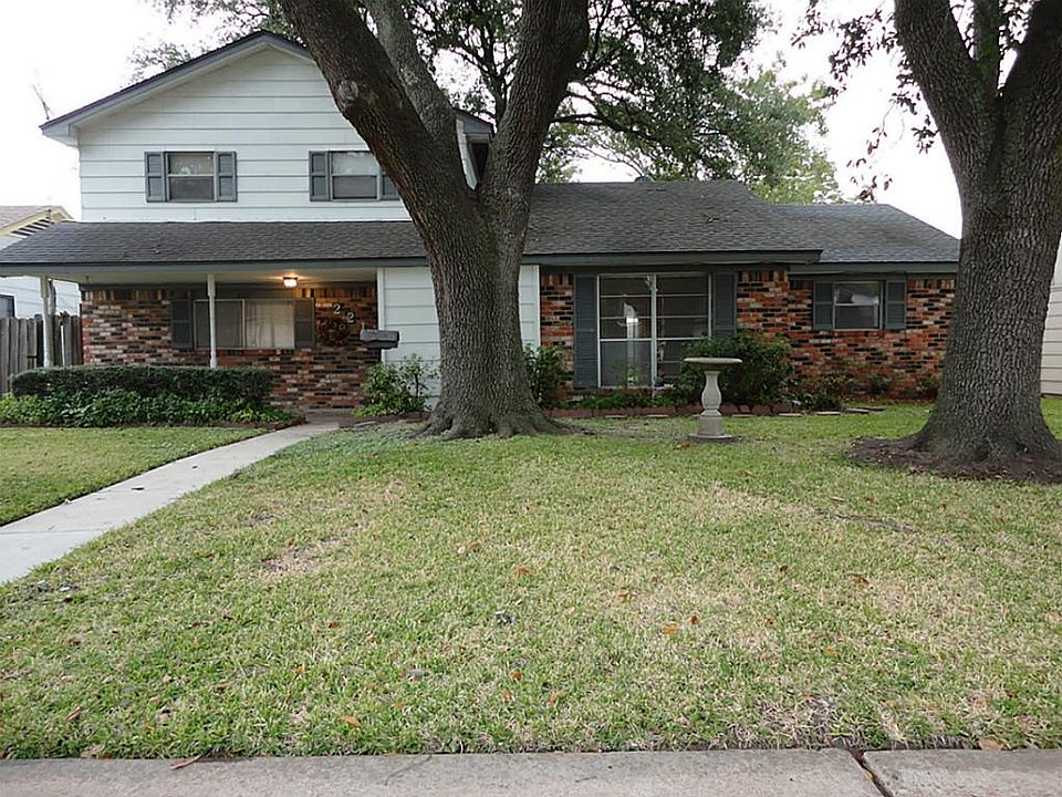 1st image of 221 Helen Dr