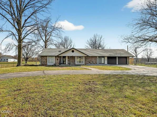 1798 W Fairview Ave, Carthage, MO 64836