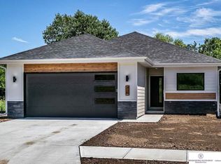 460 N Allen St, Bennington, NE 68007