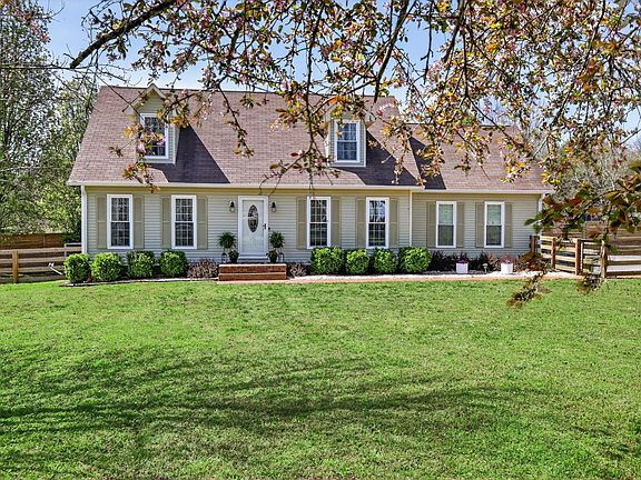 4th image of 3929 Cambridge Ct