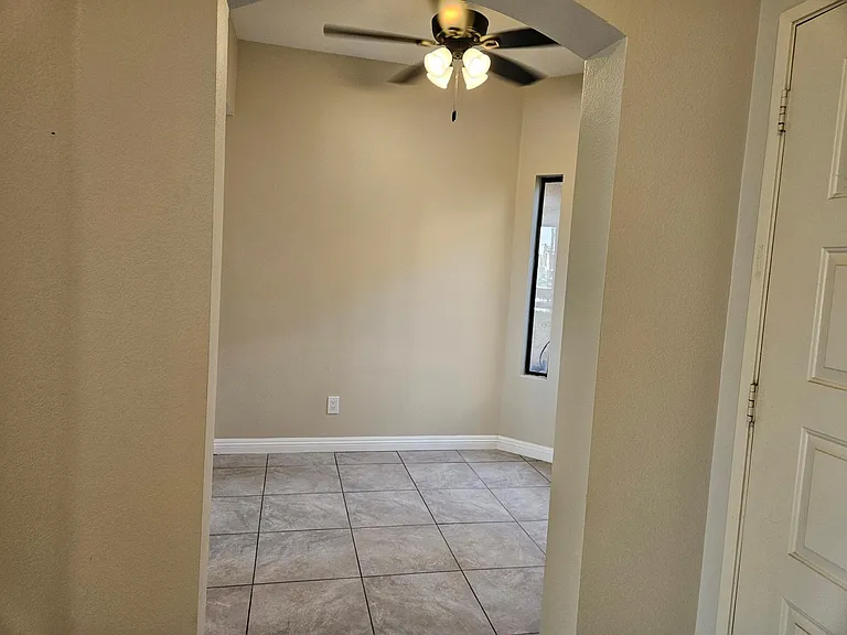 55192 Firestone — Photo 25