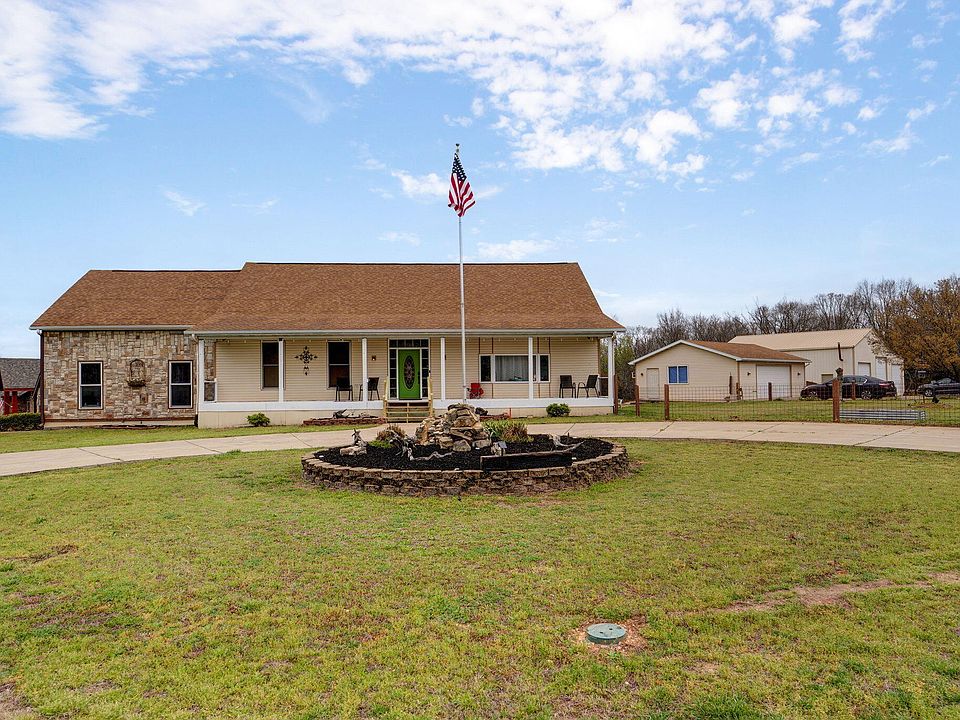 1st image of 150 Live Oak Lane