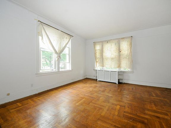 4th image of 5710 43rd Ave