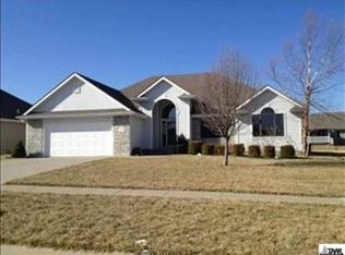 2513 SW Berkshire Dr, Topeka, KS 66614