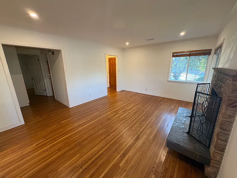 12606 Bonaparte Ave — Photo 3