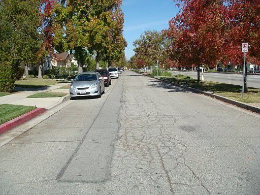 2nd image of 5833 White Oak Ave