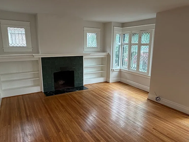 542 Richmond Ave #UPPER — Photo 2