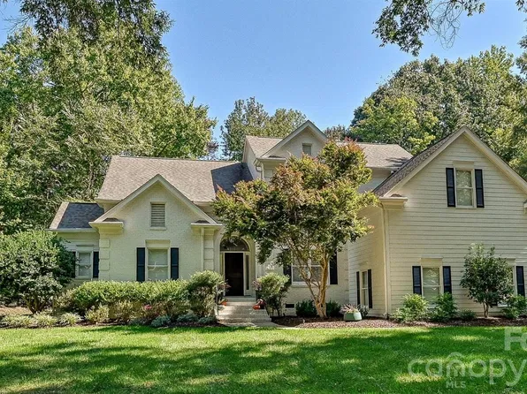 16521 Plantation Woods Dr, Charlotte, NC 28278