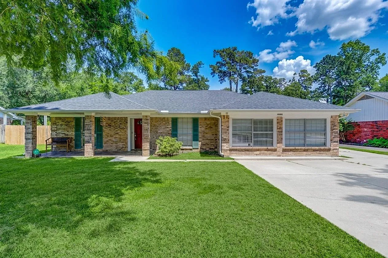 4 bed, 2.0 bath, 1969 sqft, $2,500 — Photo 1