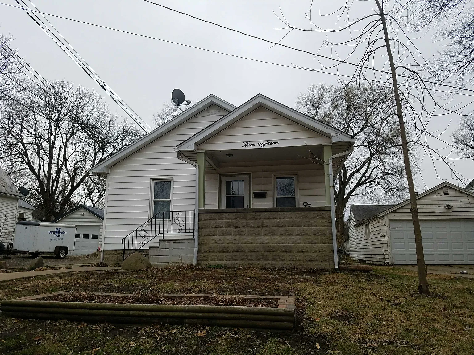 318 Walnut St photo 1