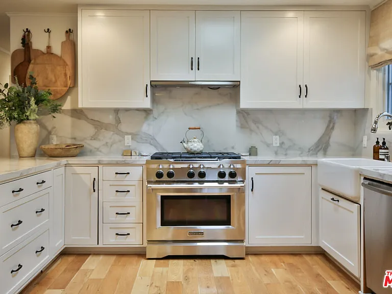2330 Walnut Ave — Photo 7