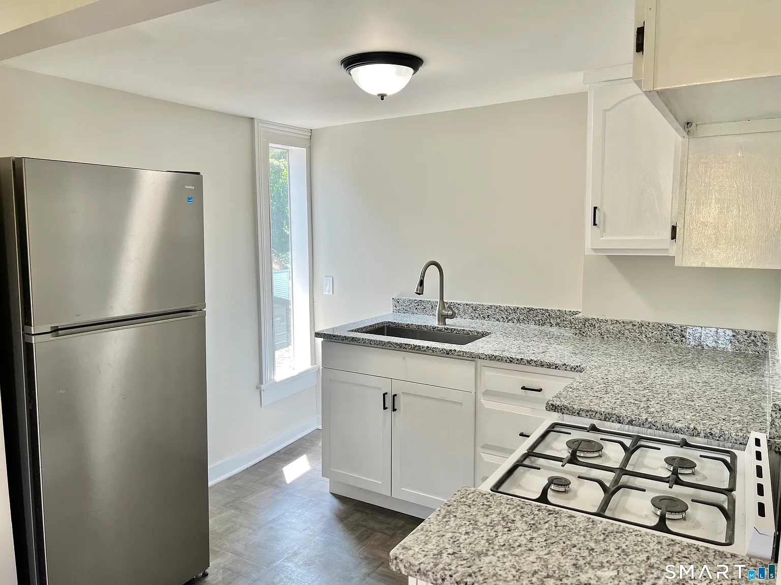2 bed, 1.0 bath, 1326 sqft, $2,500 — Photo 4