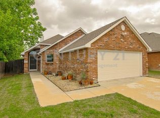 2805 Malli Ct, Denton, TX 76209