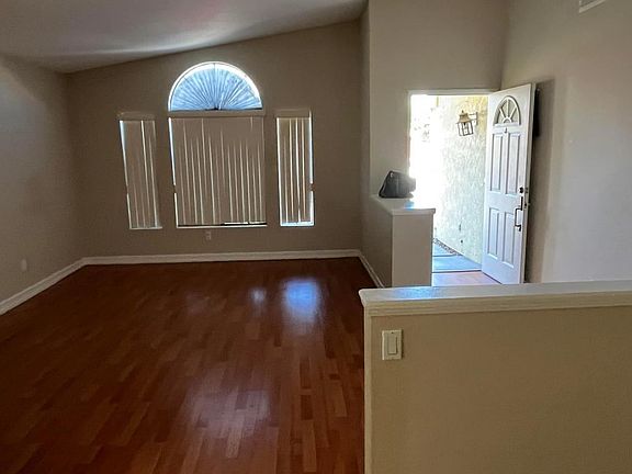 5th image of 54370 Avenida Herrera