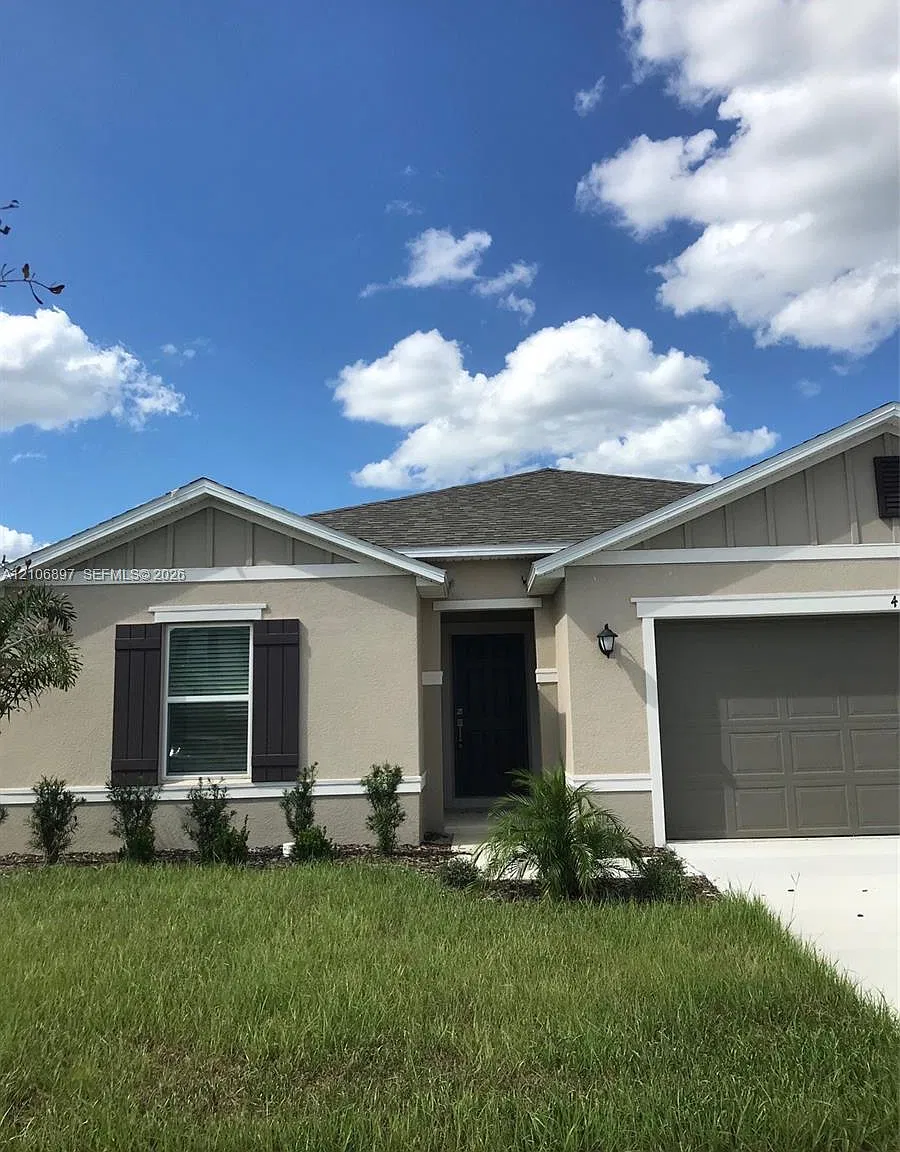 4 bed, 2.0 bath, 2330 sqft, $3,400 — Photo 3