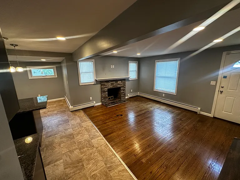 84 Ambrose St — Photo 3