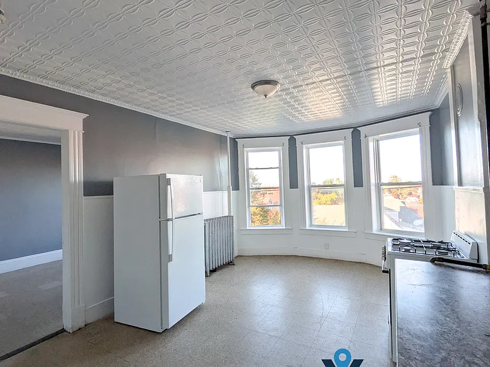 214 Pine St #4-L
