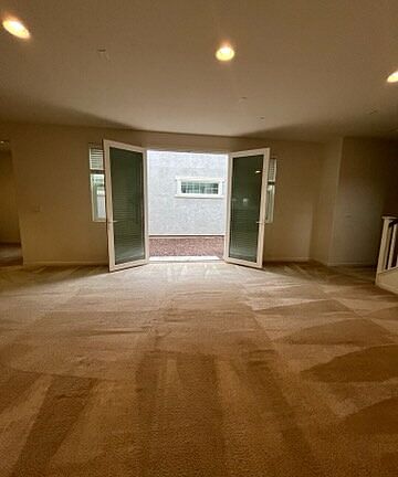 5th image of 1074 S Walcott Ave