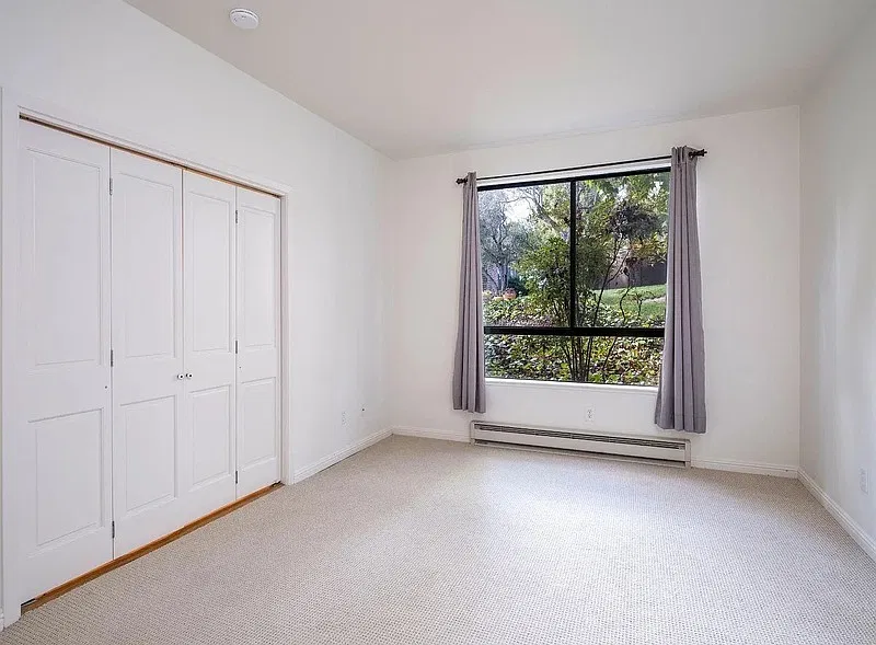 1 bed, 1.0 bath, 696 sqft, $2,500 — Photo 2