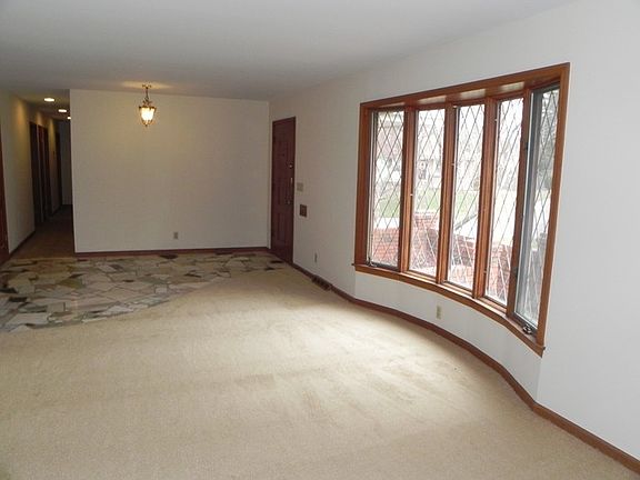 4th image of 3630 S Hedges Ave