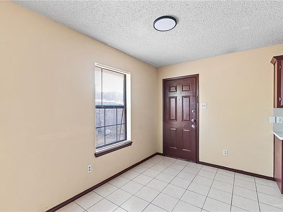 5th image of 411 Date Palm St