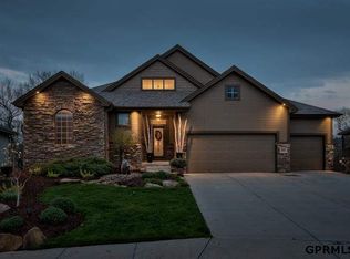 18351 Jackson St, Omaha, NE 68116