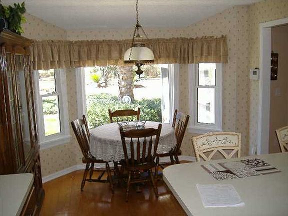 5th image of 103 Chalcott Pl