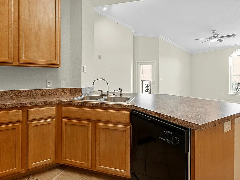 Cottonwood Reserve Apartments Classic Kitchen