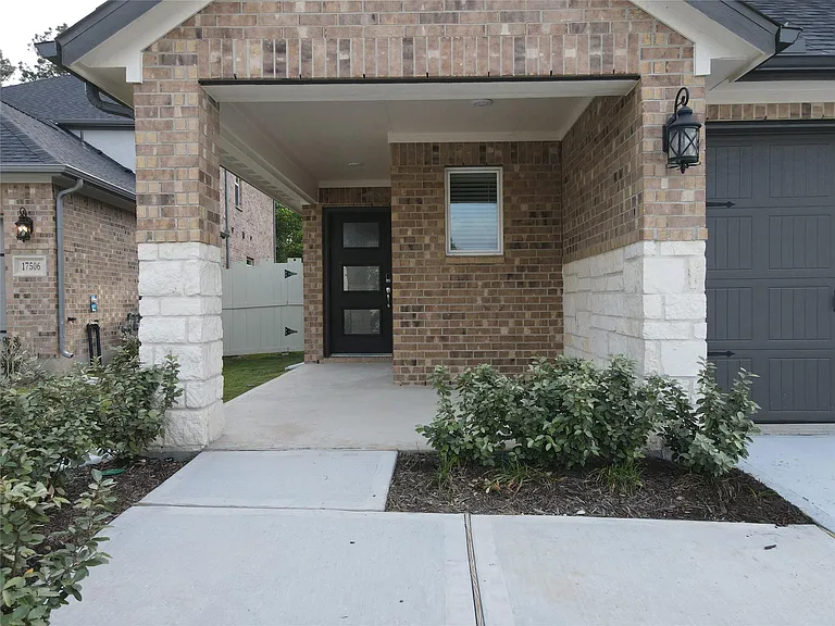 17502 Rosette Grass Dr — Photo 2