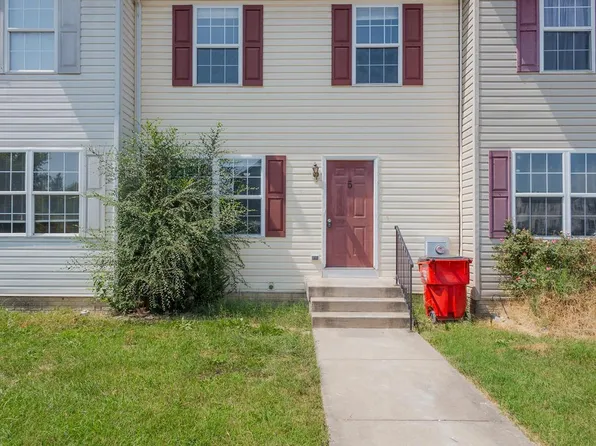 5 Currituck Ct, Bunker Hill, WV 25413