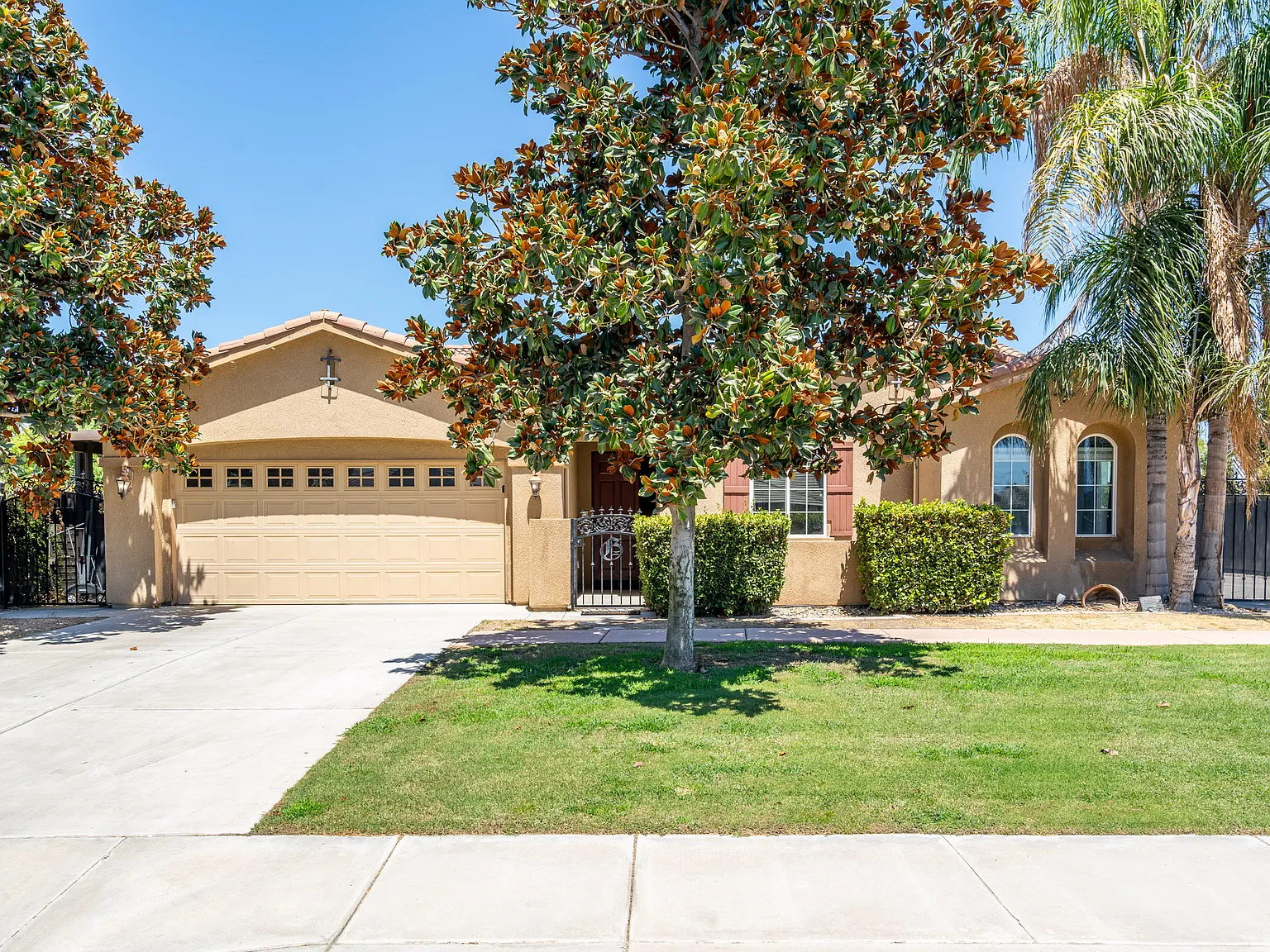 10910 Mayacamas Dr — Photo 2