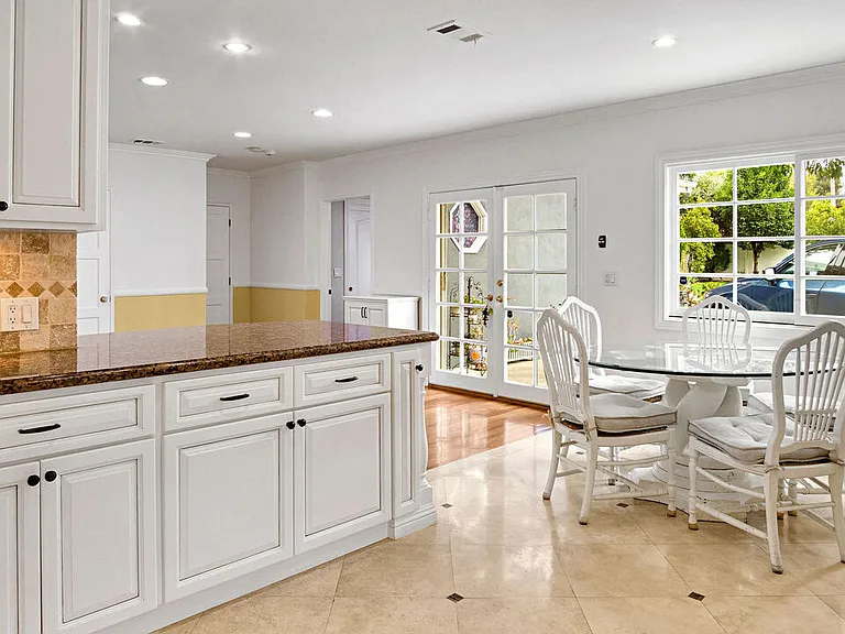 2545 Sycamore Dr — Photo 14