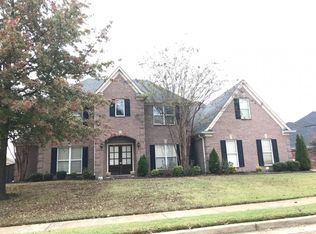 1100 Macon Hall Rd, Cordova, TN 38018