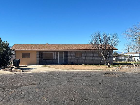 Center home in Cul-DeSac