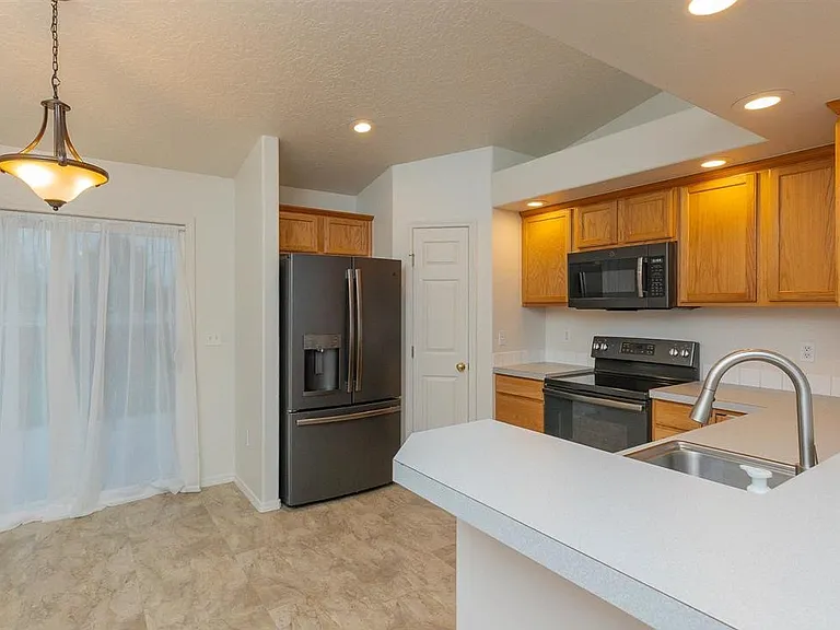 7034 E Canterbury Ln — Photo 15