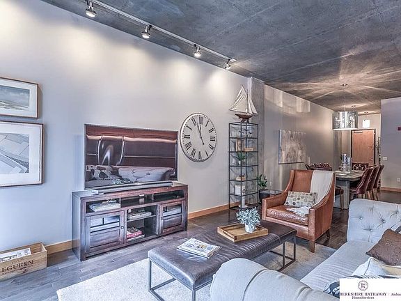 3rd image of 1308 Jackson St Suite 303