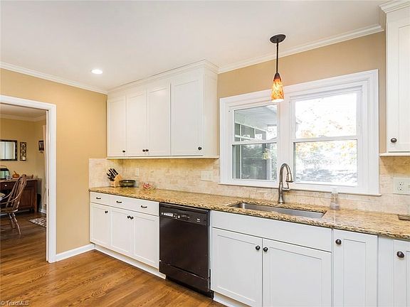 4th image of 609 Catalina Dr