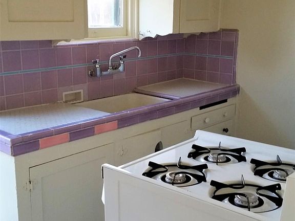 3rd image of 1128 N Tyndall Ave APT 6