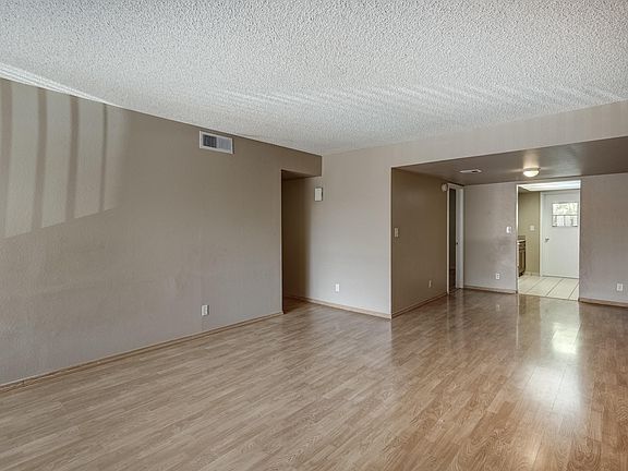 2nd image of 1927 E Hampton Ave Unit 221
