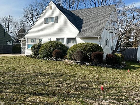 3rd image of 70 Walnut Ln