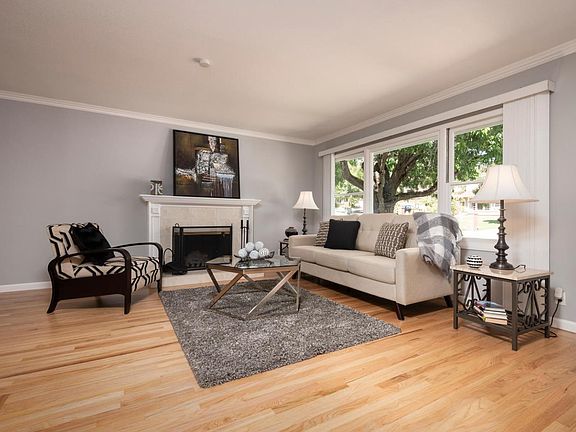 5th image of 3025 Hastings Ave