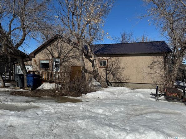 221 2nd STREET, Disley, SK S0G 3C0